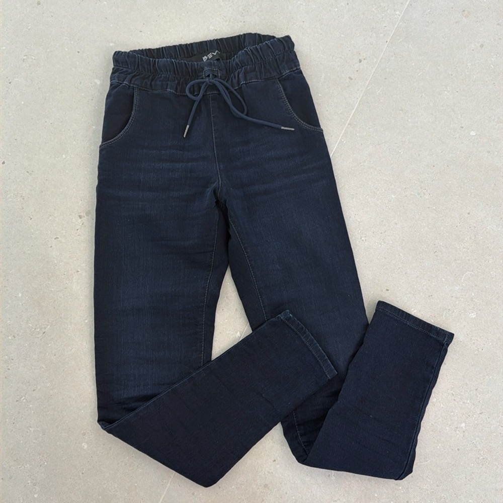 Bevy dark denim shely pant size 24/4